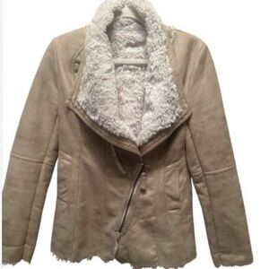 Rachel Women Size 10 Beige and Cream Faux Suede and Fur Jacket
Boho Casual